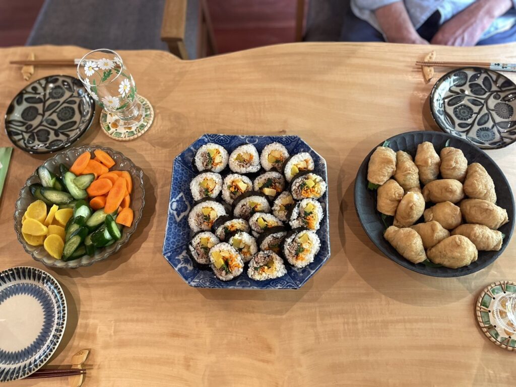 いなり寿司　Photo of inari sushi and norimaki- Local cuisine, rural Japan　GIFU