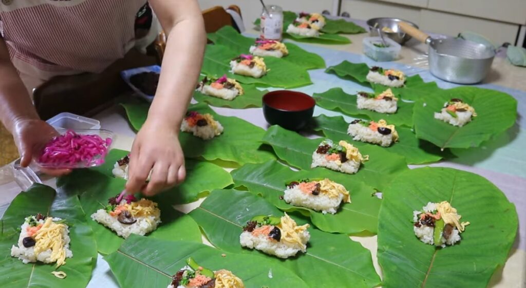 朴葉寿司　Scene of making Hoba sushi- Local cuisine, rural Japan　GIFU